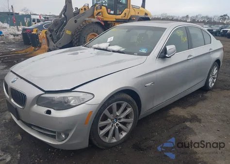 2013 BMW 528I xDrive из США, поврежденный, VIN WBAXH5C50DD107377